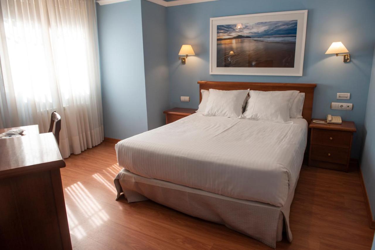 Hotel Faro De San Vicente Сан-Висенте-де-ла-Баркера Экстерьер фото