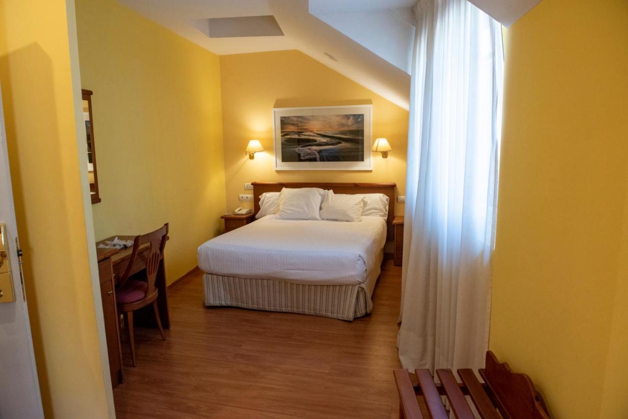 Hotel Faro De San Vicente Сан-Висенте-де-ла-Баркера Экстерьер фото