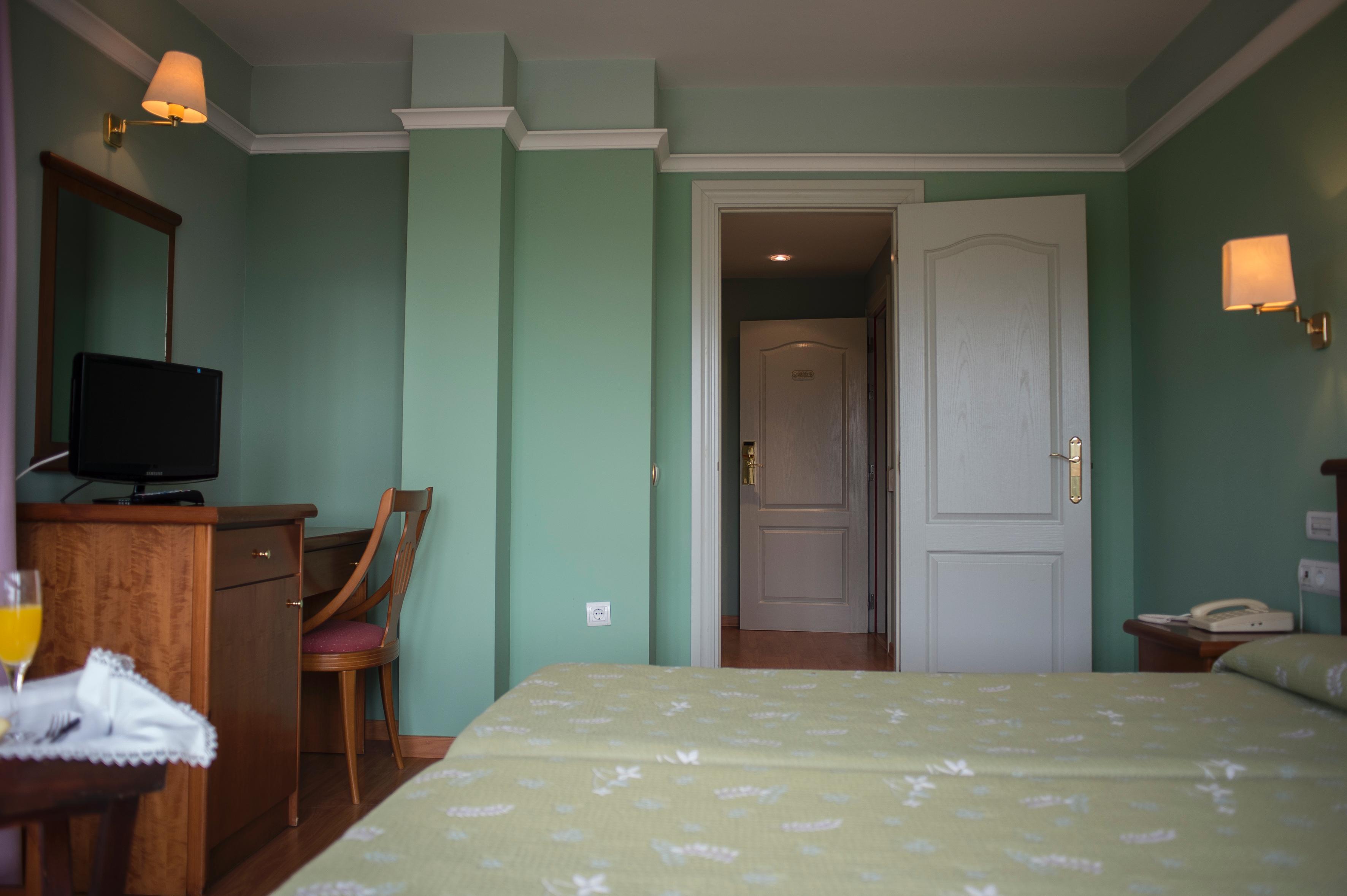 Hotel Faro De San Vicente Сан-Висенте-де-ла-Баркера Экстерьер фото