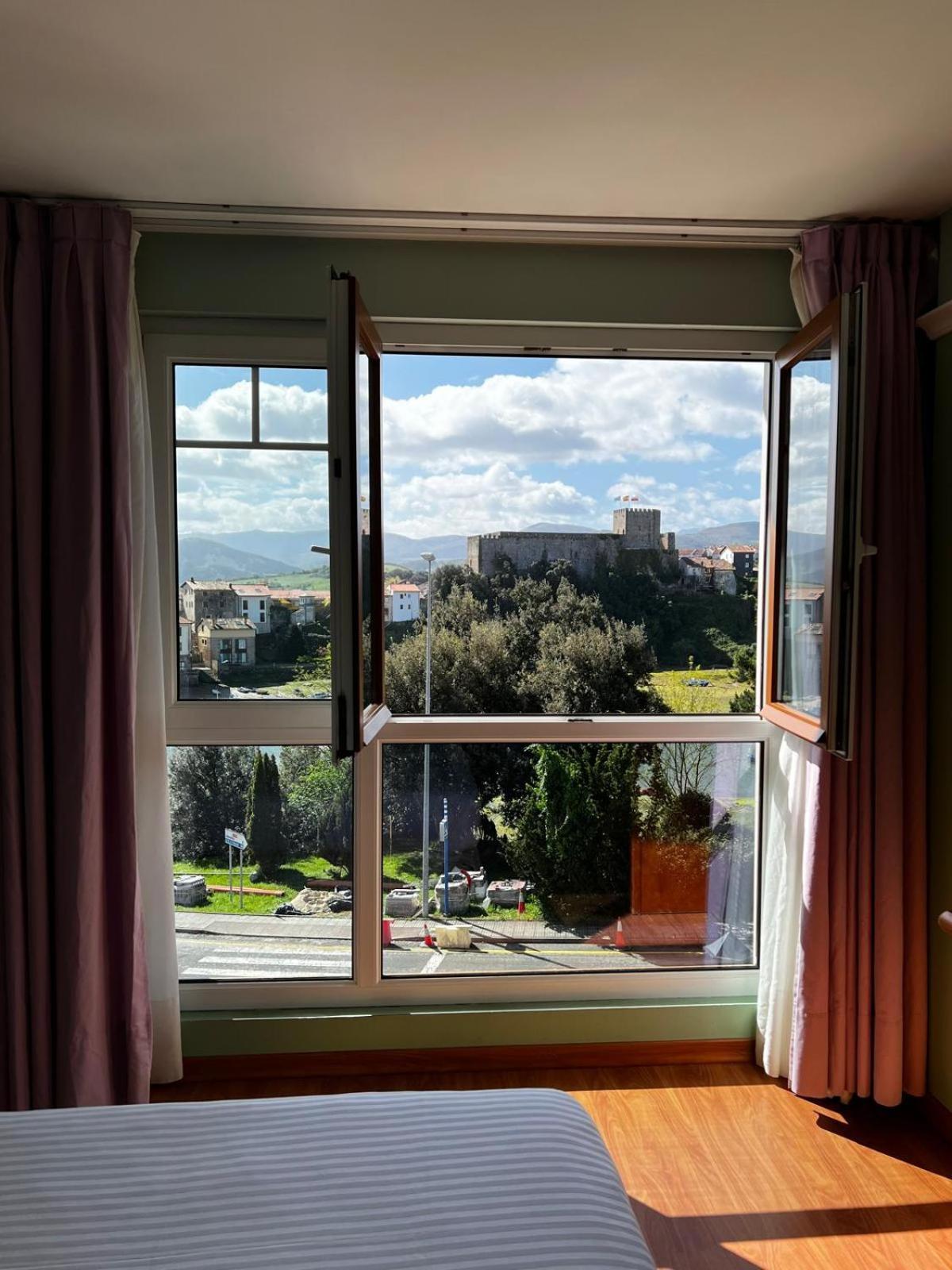 Hotel Faro De San Vicente Сан-Висенте-де-ла-Баркера Экстерьер фото